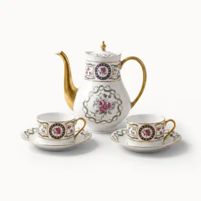 {:fr}Set théière et 2 tasses avec soucoupes thé Louveciennes{:}{:en}Set teapot and 2 teacups with saucers Louveciennes{:}